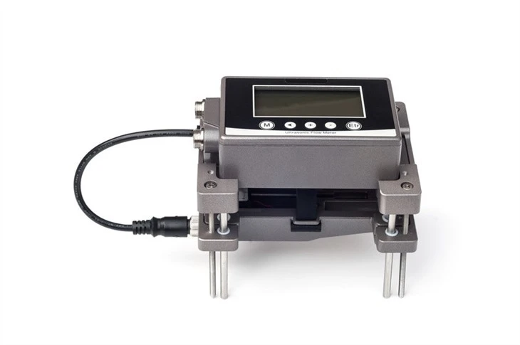 FT211 Small Clamp On Ultrasonic Flow Meter